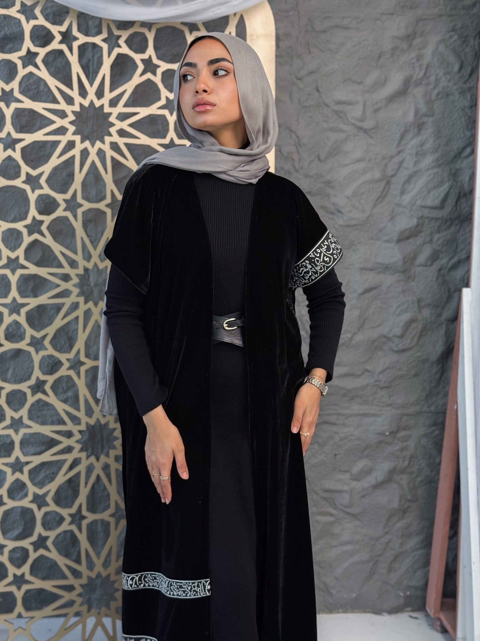 Elegant Arabic shawl