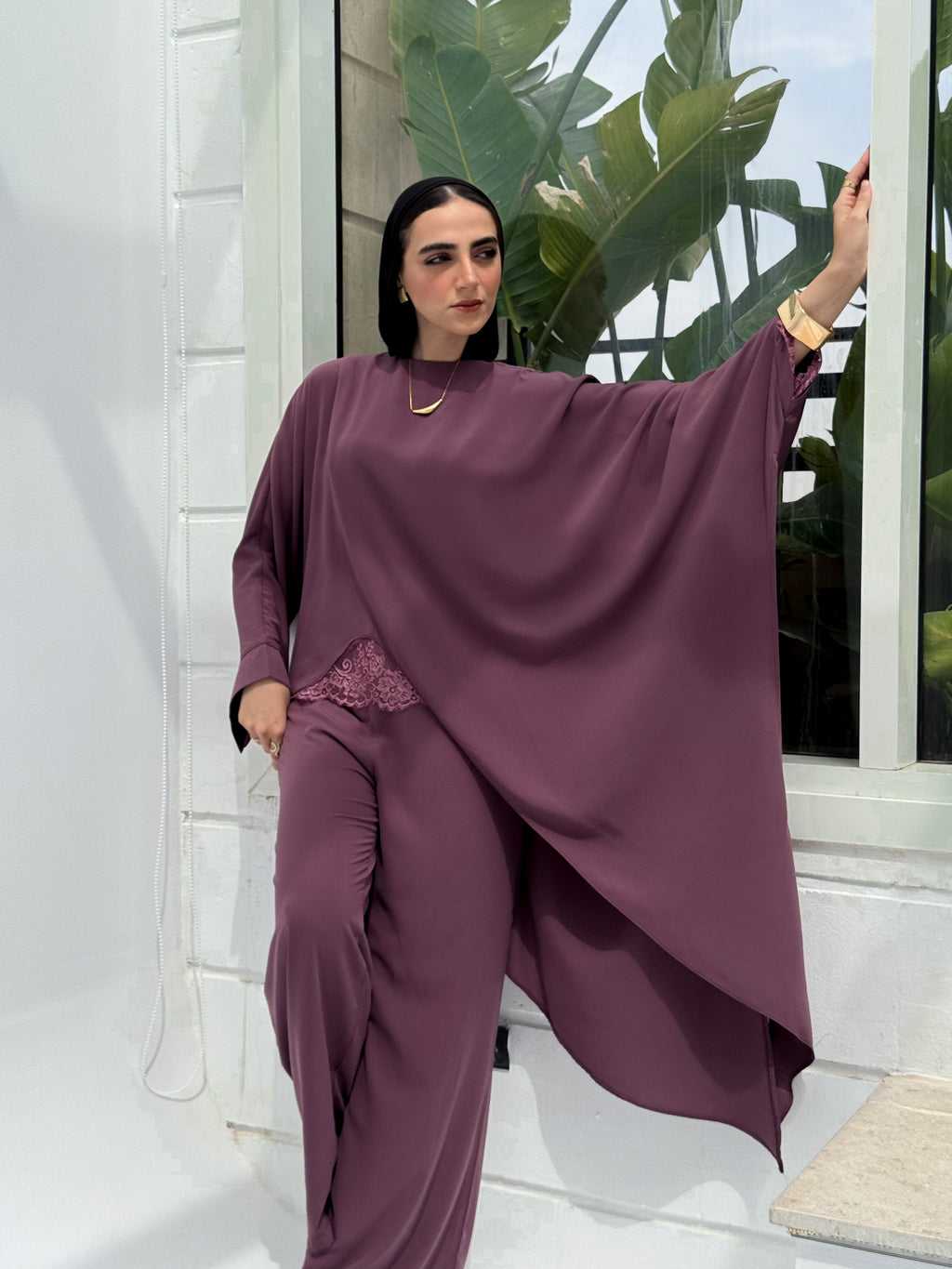 Elegant Women’s Lace-Detail Set