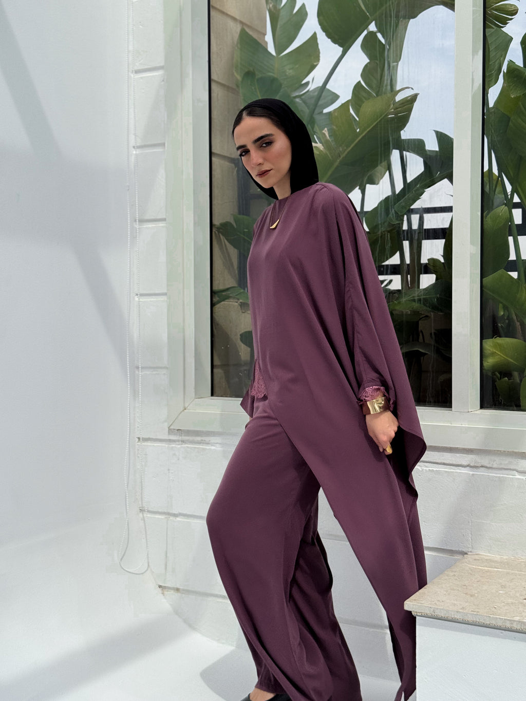 Elegant Women’s Lace-Detail Set