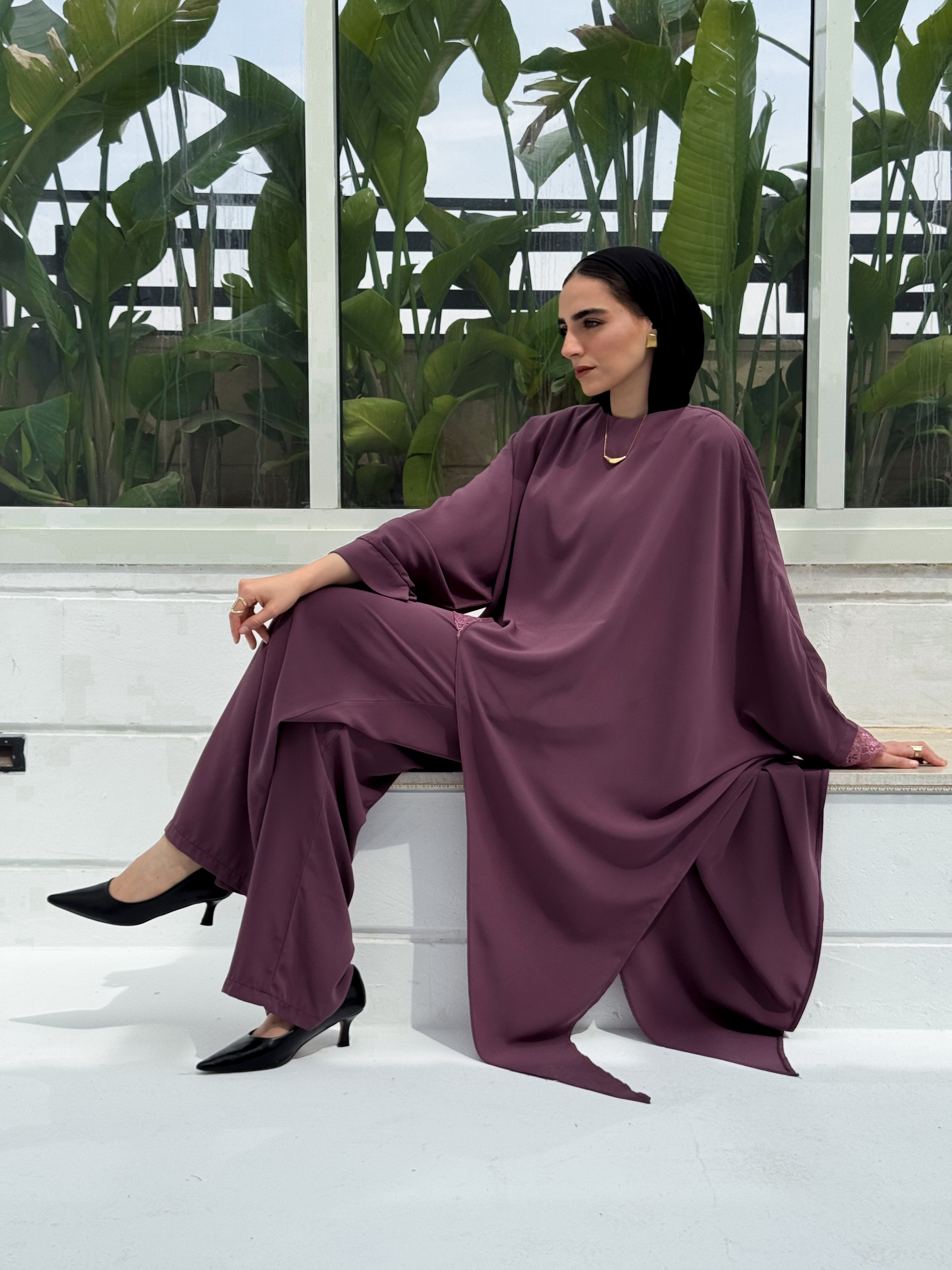 Elegant Women’s Lace-Detail Set