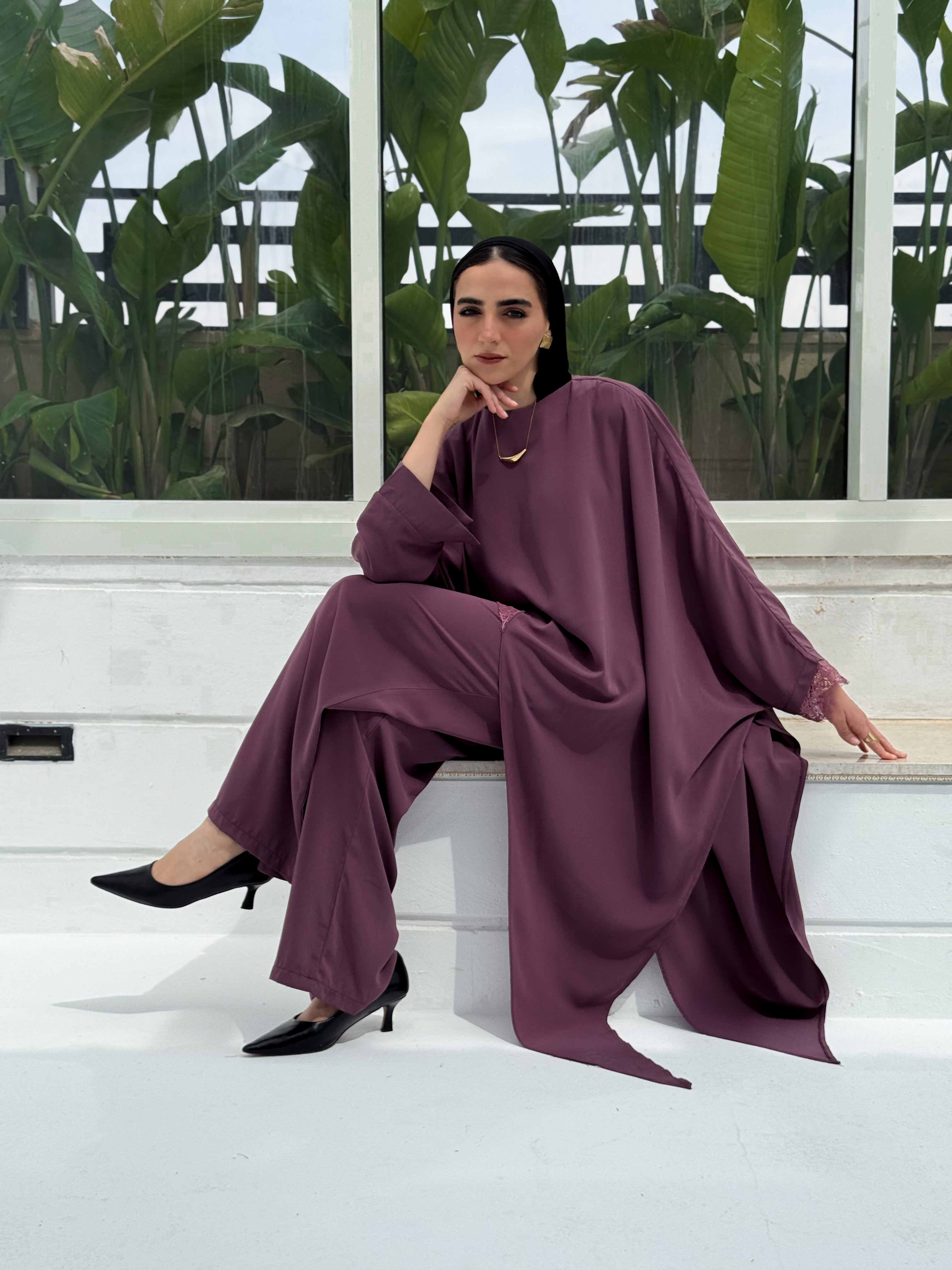 Elegant Women’s Lace-Detail Set
