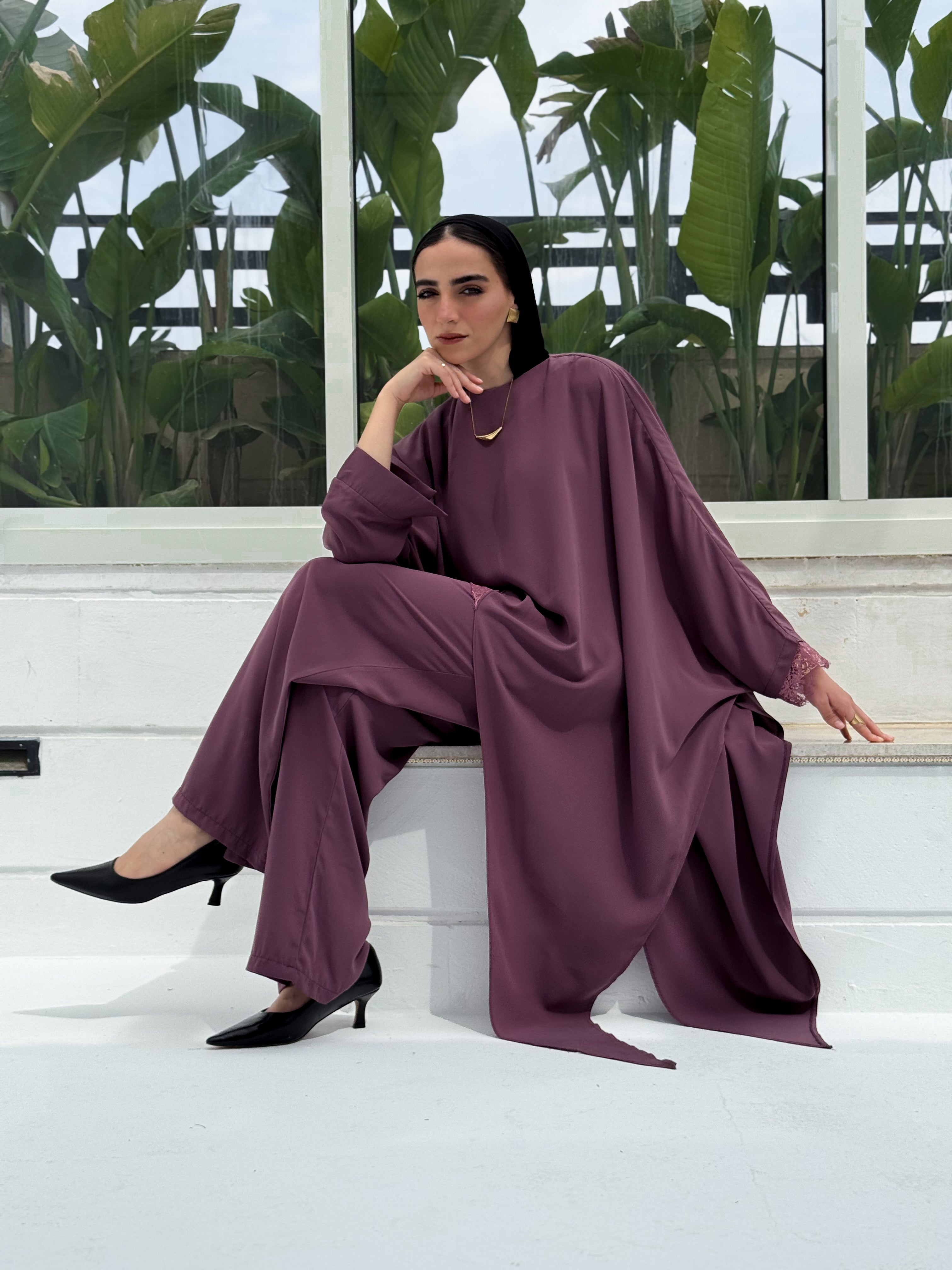 Elegant Women’s Lace-Detail Set