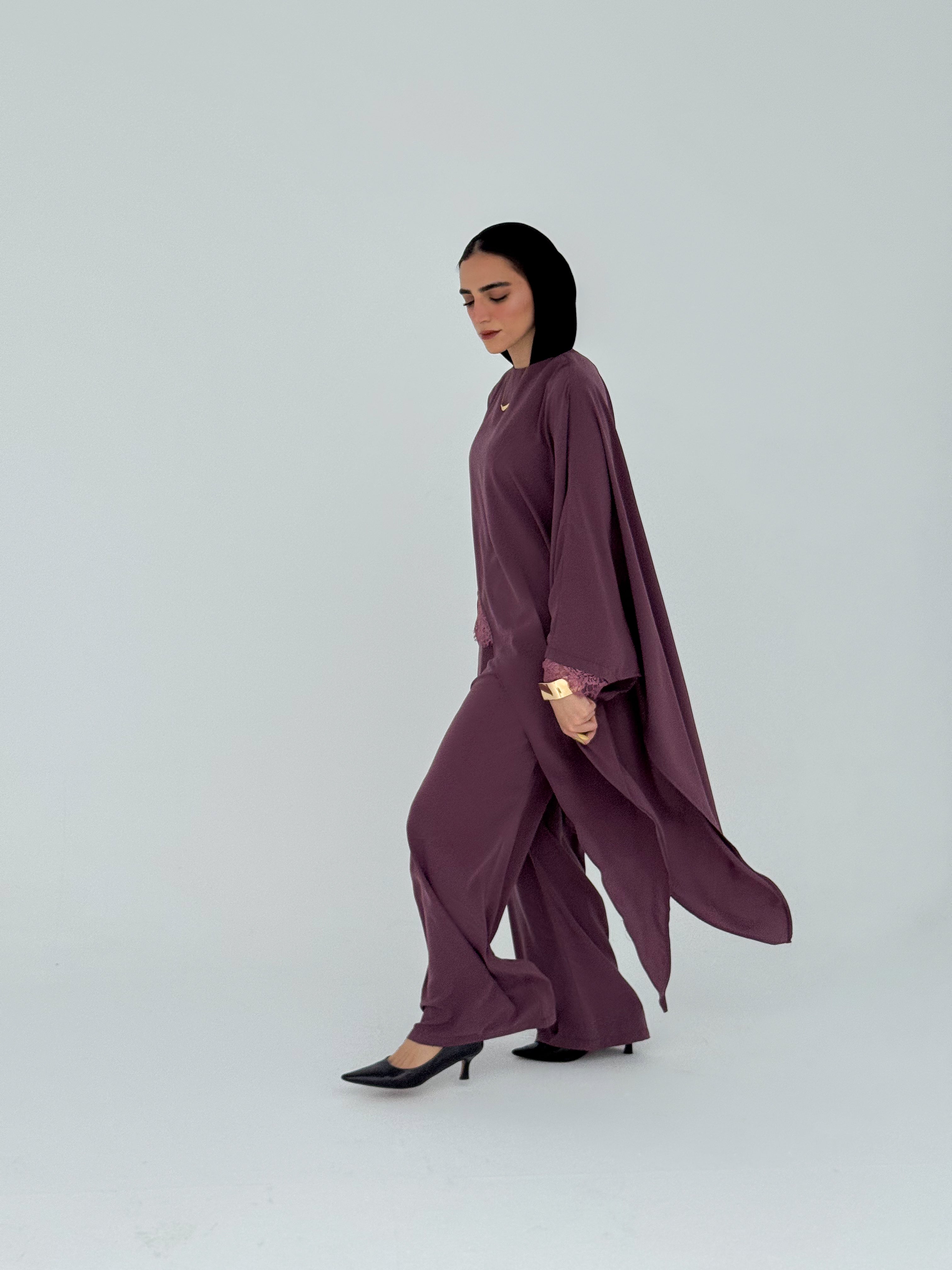 Elegant Women’s Lace-Detail Set