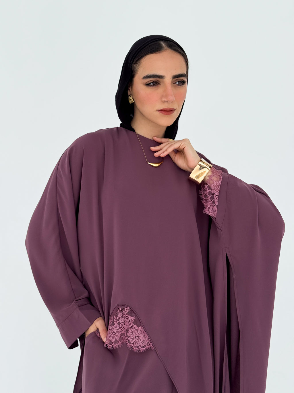 Elegant Women’s Lace-Detail Set