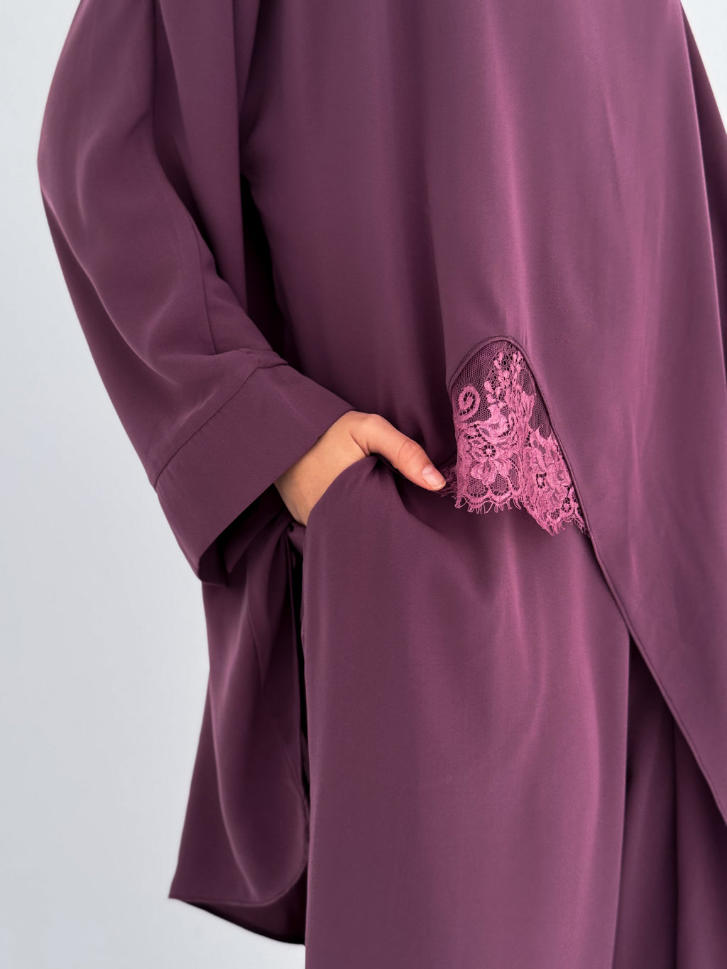 Elegant Women’s Lace-Detail Set