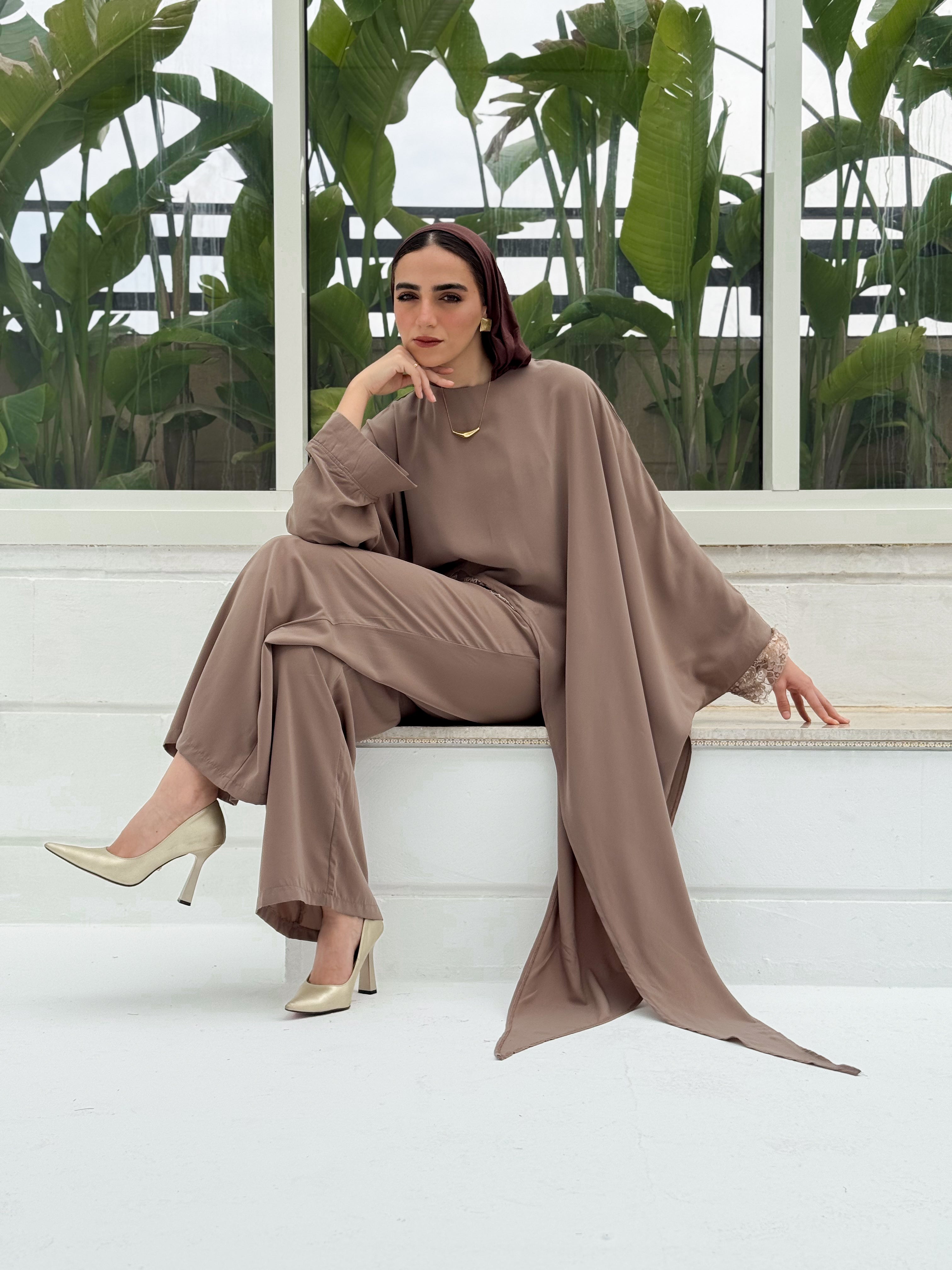 Elegant Women’s Lace-Detail Set