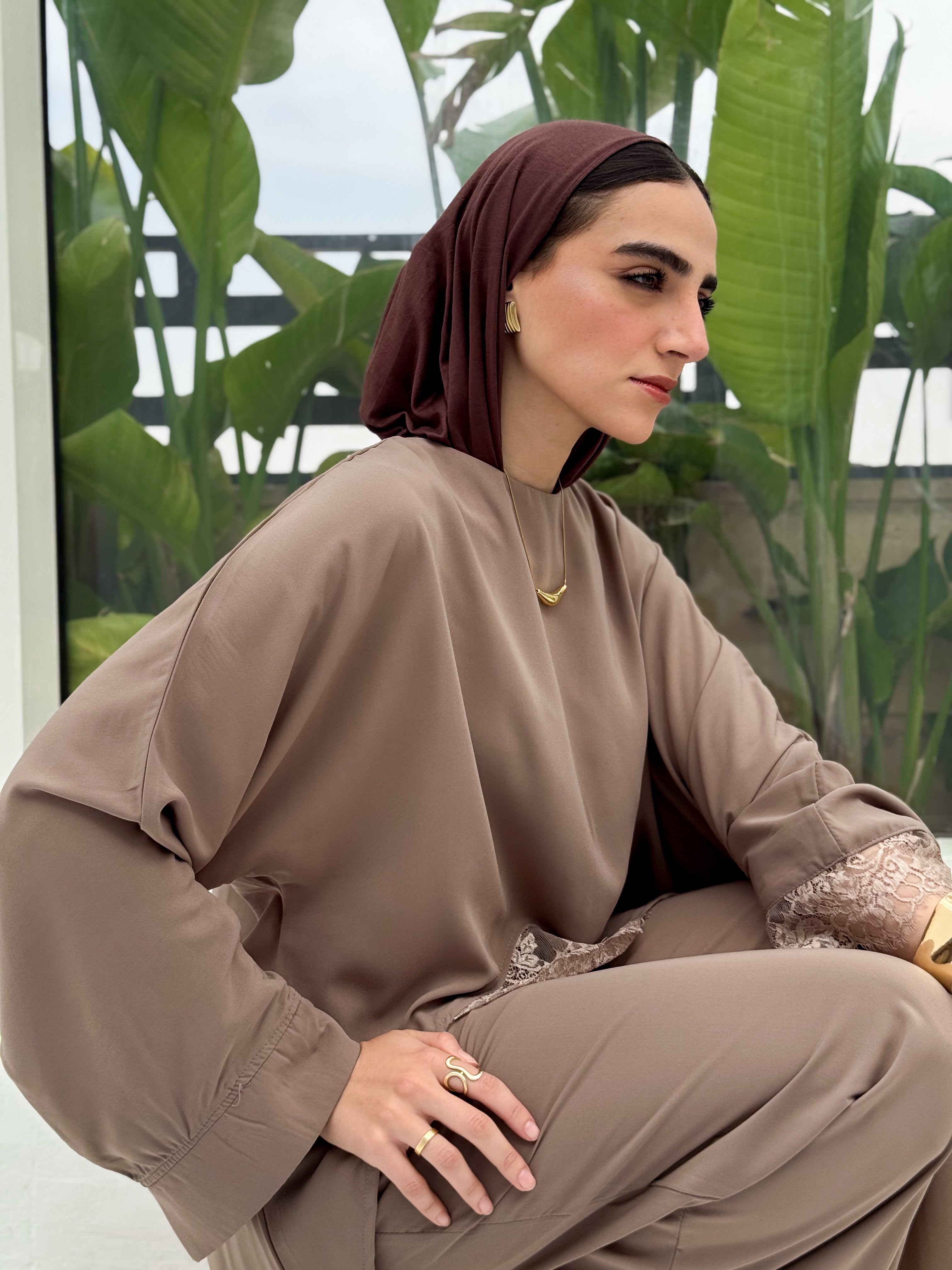 Elegant Women’s Lace-Detail Set
