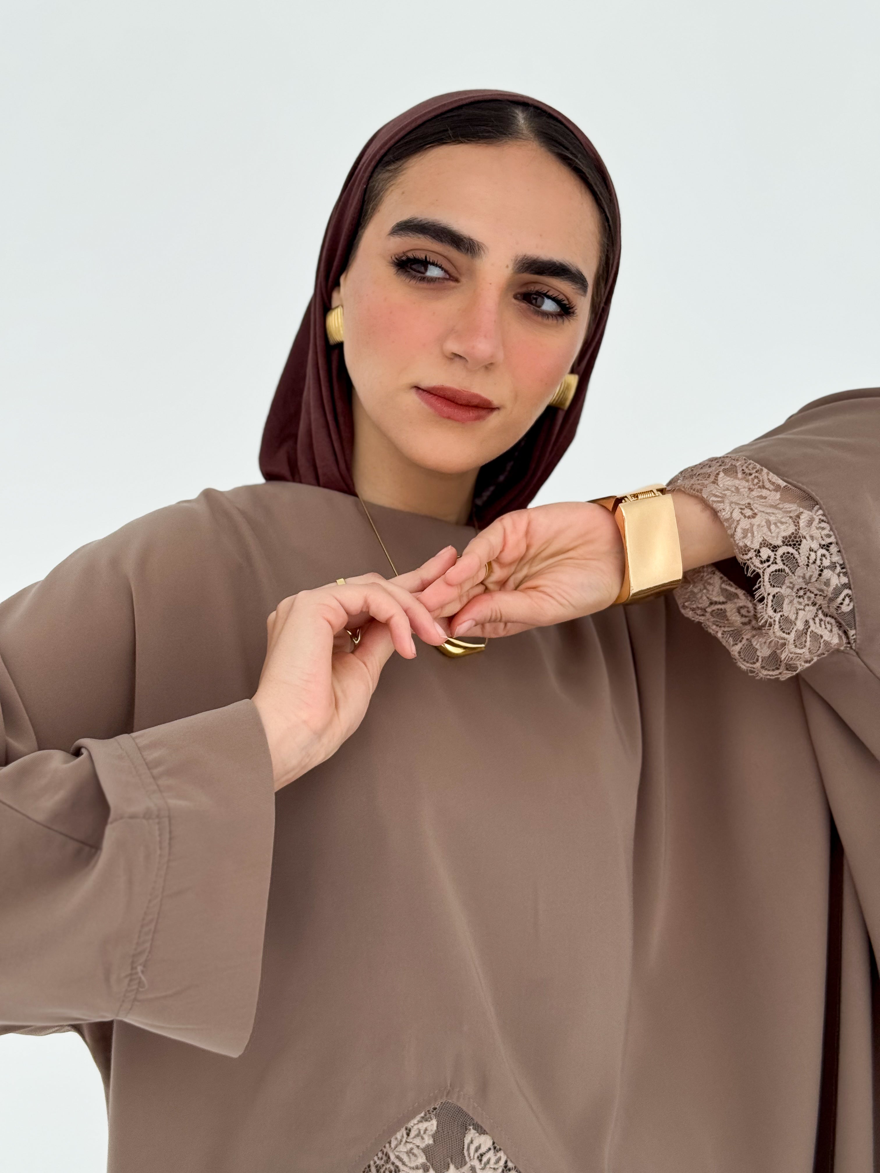 Elegant Women’s Lace-Detail Set