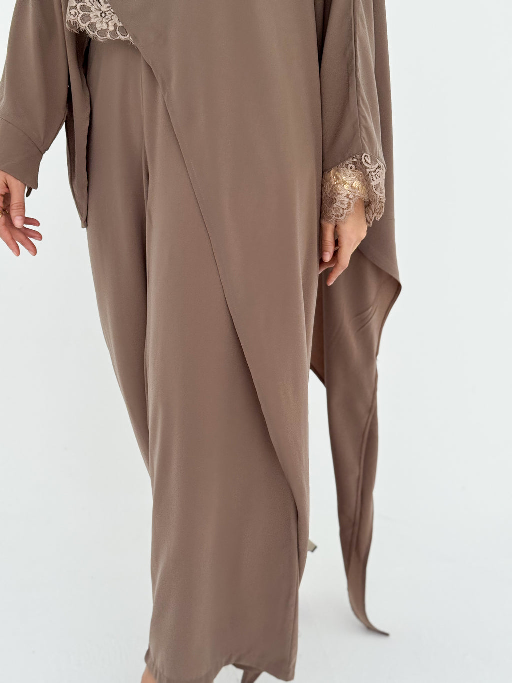 Elegant Women’s Lace-Detail Set
