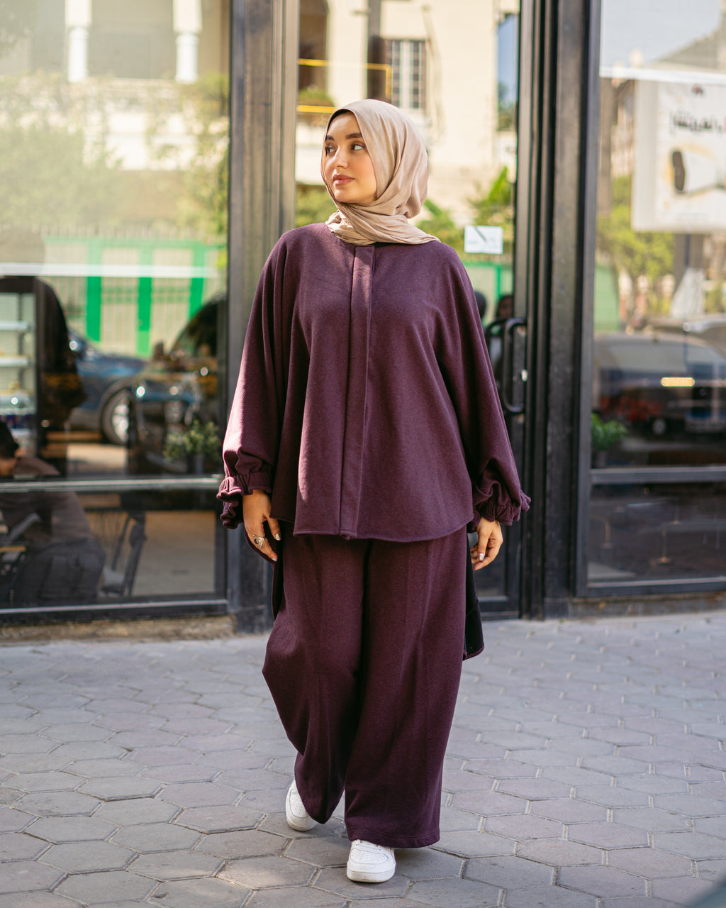 Butter-fly set in burgundy